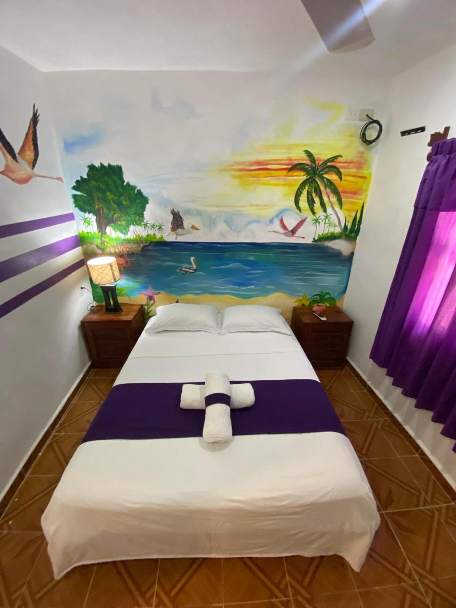 جزيرة هول بوكس Casa Victor Avila المظهر الخارجي الصورة