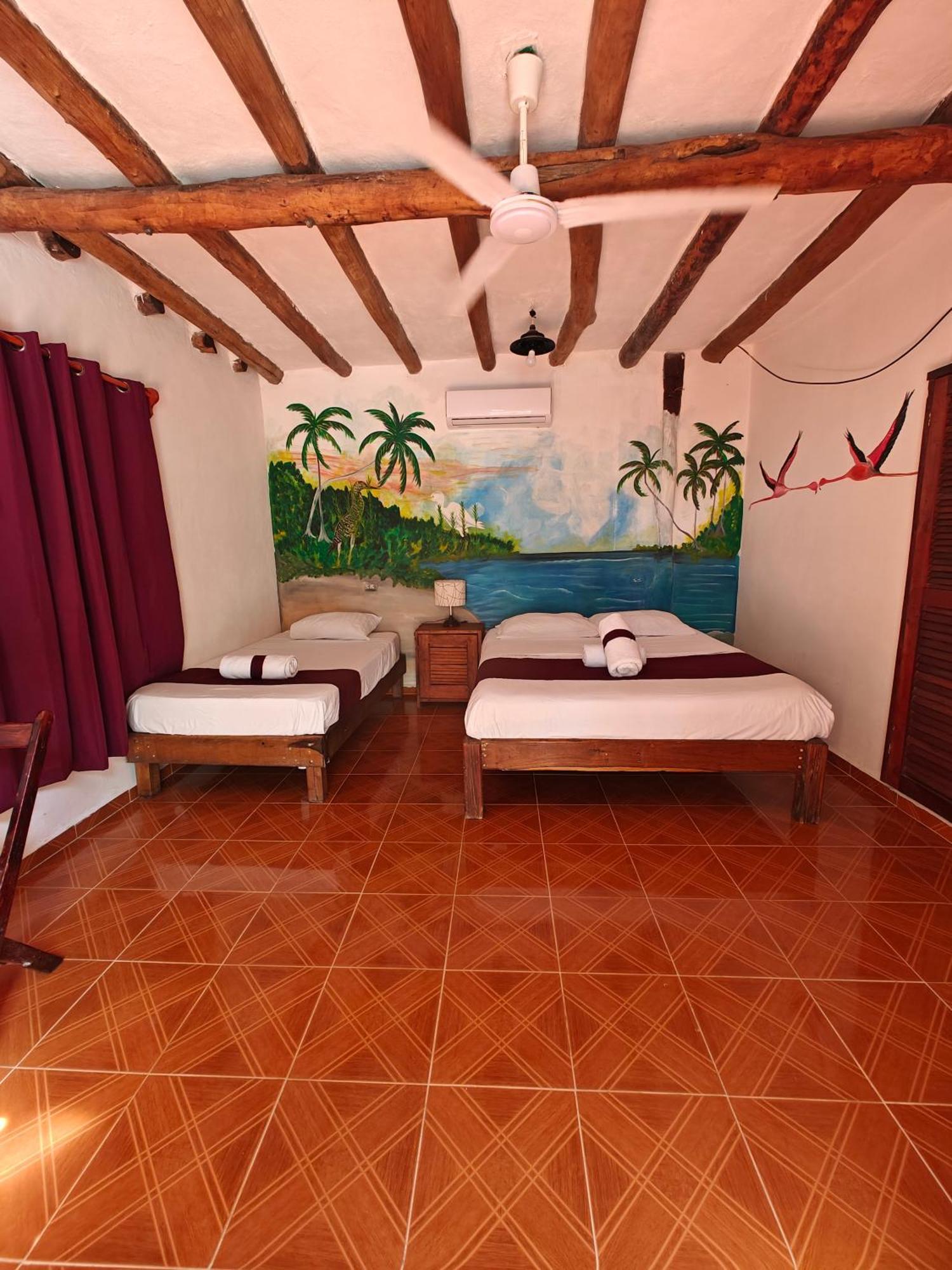 جزيرة هول بوكس Casa Victor Avila المظهر الخارجي الصورة
